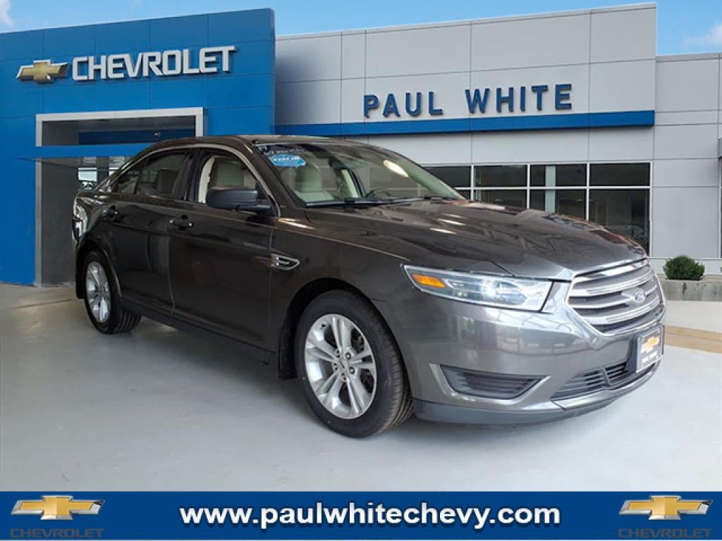 2019 Ford Taurus SE FWD's photo